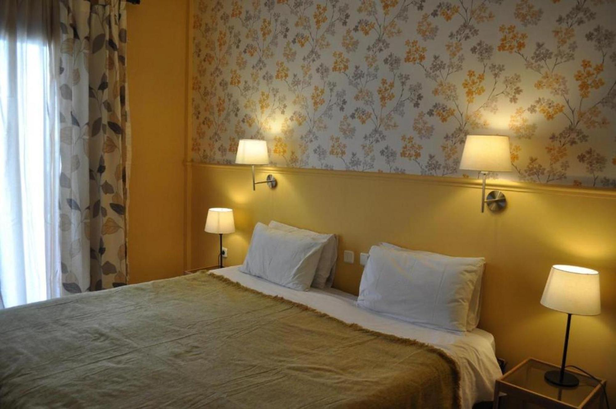 Okeania Seafront Rooms In Kaména Voúrla Eksteriør bilde