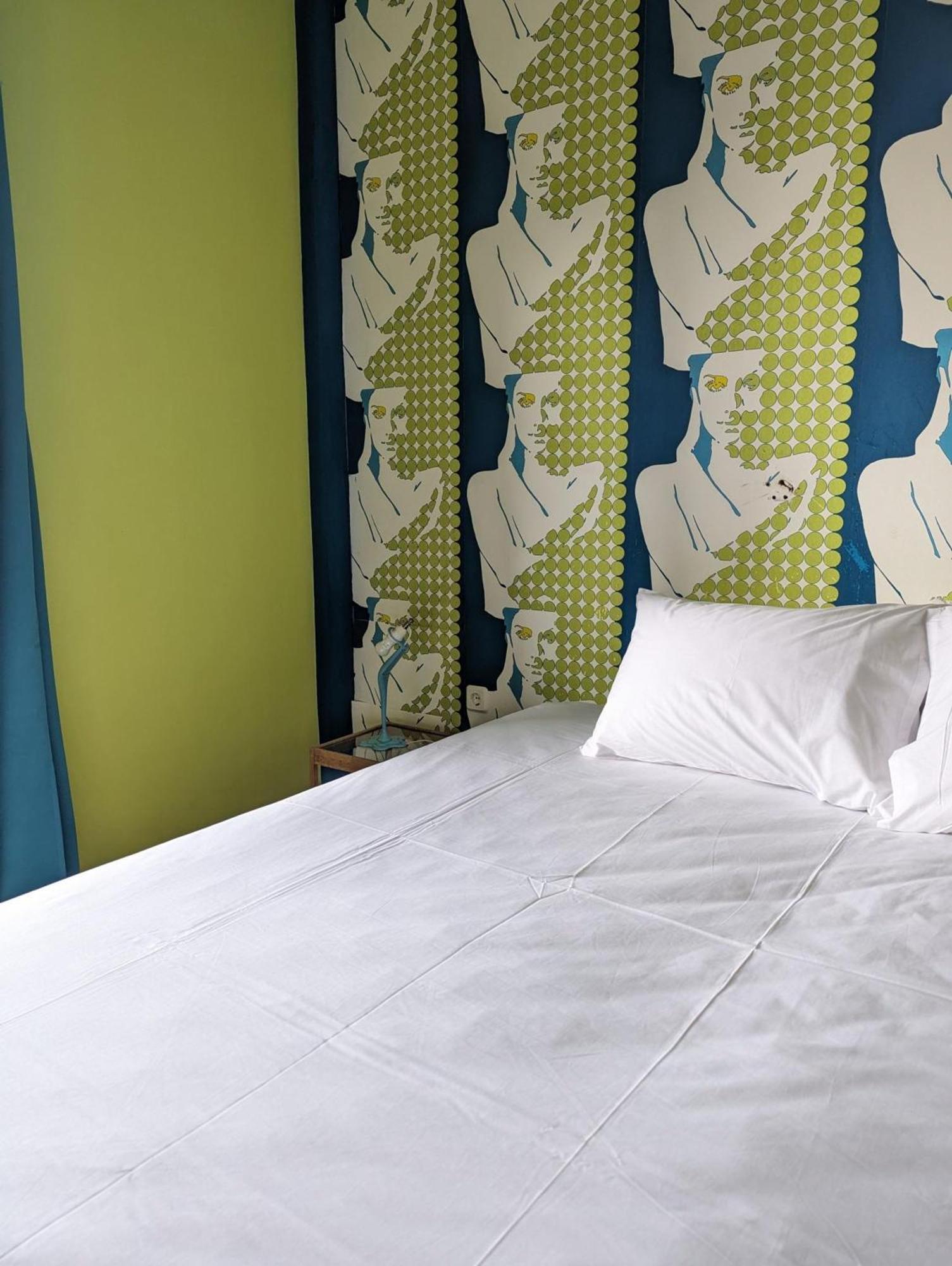 Okeania Seafront Rooms In Kaména Voúrla Eksteriør bilde