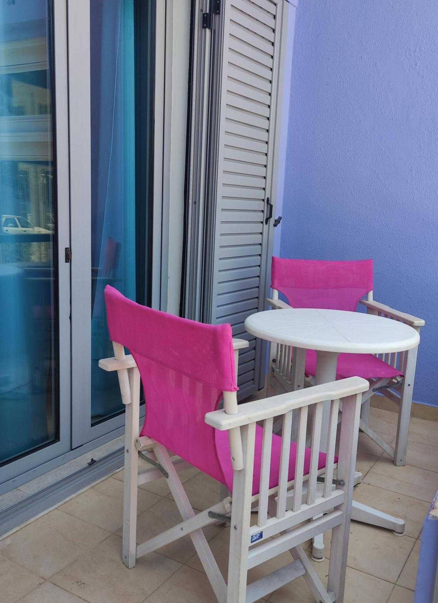 Okeania Seafront Rooms In Kaména Voúrla Eksteriør bilde